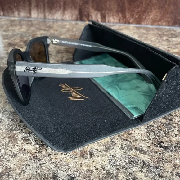 Maui Jim Sunglasses - Picture 3 of 3